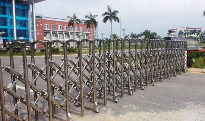 Hình ảnh thực tế của cổng xếp Inox 201