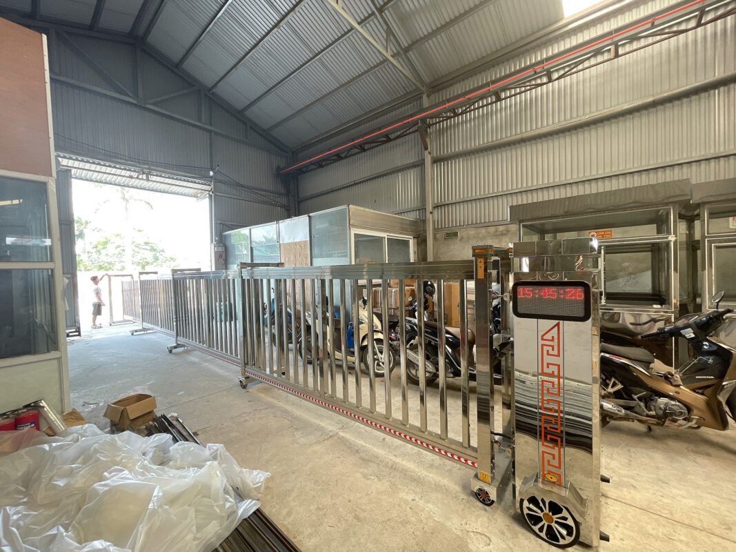 cổng xếp inox