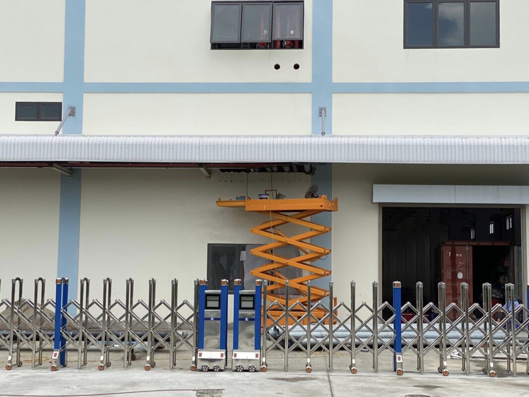 cổng xếp inox