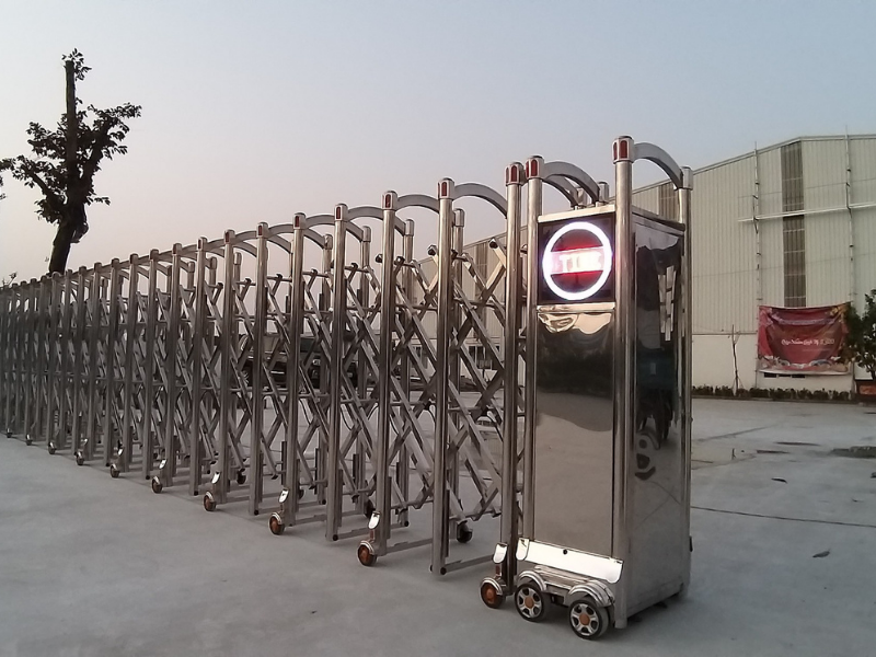 cổng xếp inox