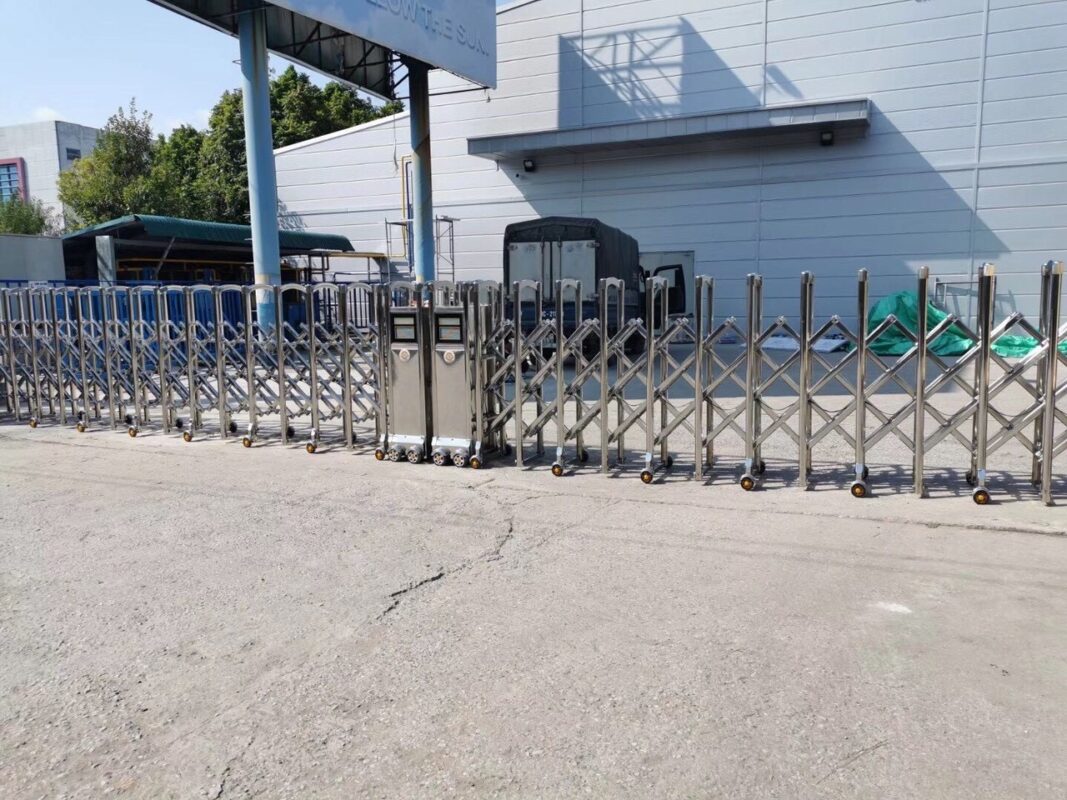 thân cổng xếp kim nhôm